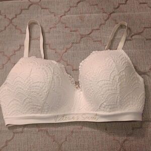 VICTORIA SECRET LINED NO-WIRE  BRA 36DD